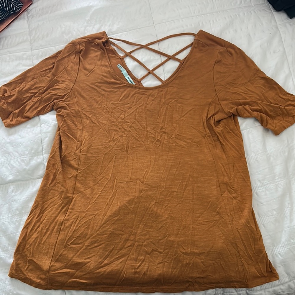 Maurice’s short sleep top with criss cross back
